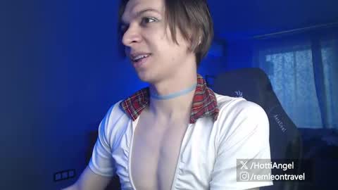 Leon online show from April 11, 2:09 pm