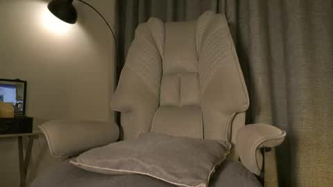 lianewhite online show from April 21, 2:51 am