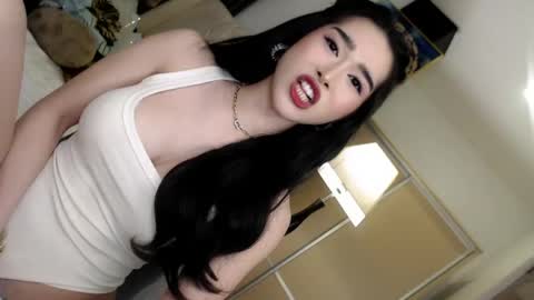 QUEEN LILITH BORBON online show from April 21, 5:30 pm