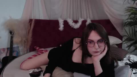 lilithiscute online show from October 27, 4:04 pm