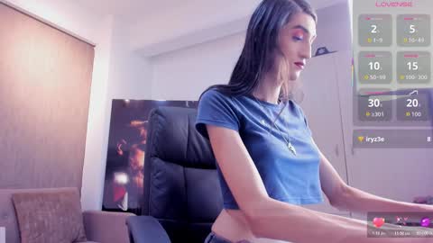 lily_cash1 online show from October 29, 7:23 pm