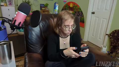 Linzy19 online show from February 24, 4:26 pm