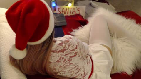 Snapshot of littleonecd chatting on December 24, 2:10 am Cadence online show from December 24, 2:10 am