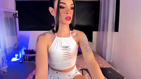 lesly lorena online show from February 4, 3:11 am