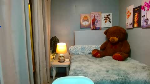 Snapshot of louie_sexy chatting on January 4, 8:39 am Cathy online show from January 4, 8:39 am