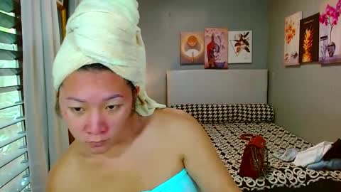 Snapshot of louie_sexy chatting on February 1, 3:41 am Cathy online show from February 1, 3:41 am