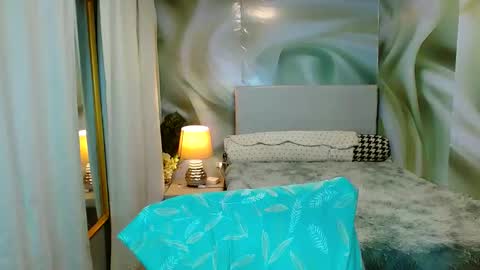 Snapshot of louie_sexy chatting on February 23, 4:13 pm Cathy online show from February 23, 4:13 pm