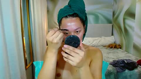 Snapshot of louie_sexy chatting on March 5, 6:08 am Cathy online show from March 5, 6:08 am