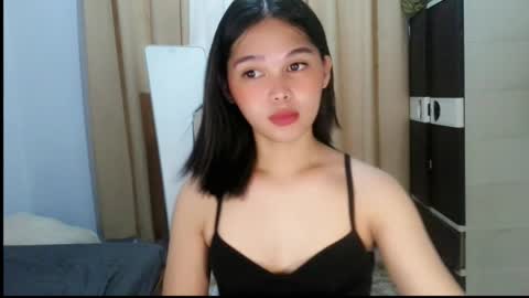 louilalicious online show from April 22, 2:07 am