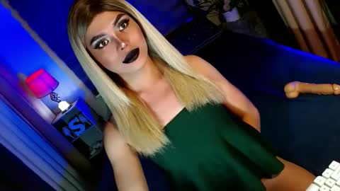 Snapshot of lovelymiss_shyna11 chatting on September 29, 10:59 am lovelymiss_shyna11 online show from September 29, 10:59 am