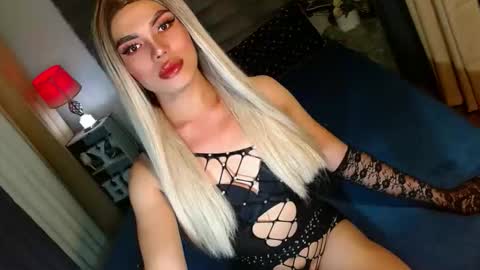 Snapshot of lovelymiss_shyna11 chatting on October 15, 9:09 am lovelymiss_shyna11 online show from October 15, 9:09 am