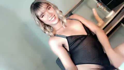 Lovingmonaru969 online show from March 11, 8:41 am