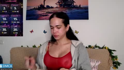 luara_ online show from April 7, 6:58 am
