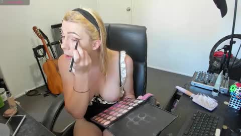 lucyylux online show from October 3, 9:37 pm