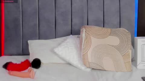 luisa online show from February 11, 10:28 pm