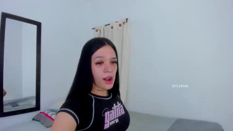   Luisa Fernanda  online show from February 15, 1:01 am