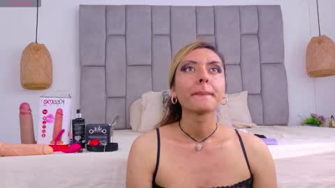 lunitadiva online show from September 17, 1:49 pm