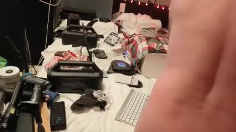 mac1119 online show from April 8, 7:09 am