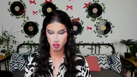 madisonesprit online show from April 19, 3:07 am