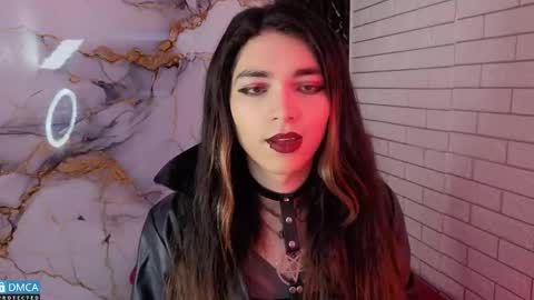 maevekuro online show from April 20, 3:19 am