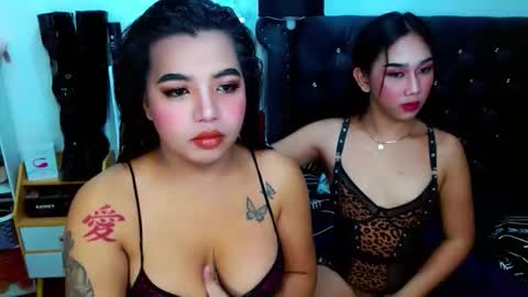 BELLA AND HANA online show from March 8, 12:30 pm