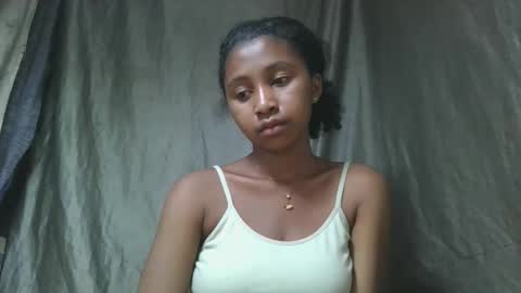 mamieriela online show from April 14, 6:35 pm