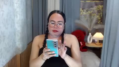 LEAH online show from March 26, 7:17 pm