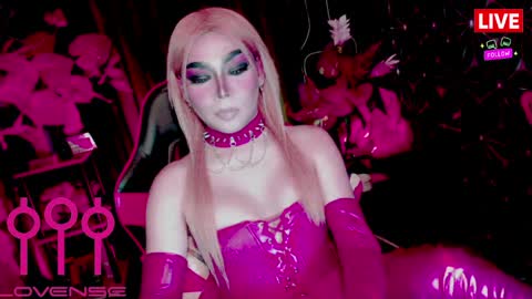 THE QUEEN ALPHA   Queen Medusa Prey online show from March 27, 11:17 pm