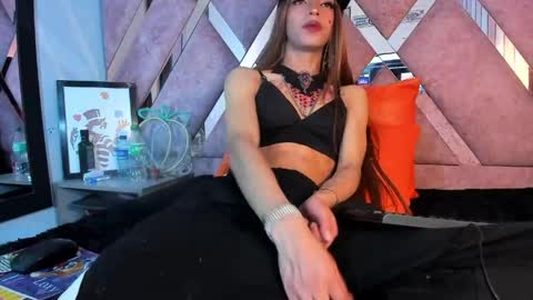 meghanqueen__ online show from April 21, 5:36 am