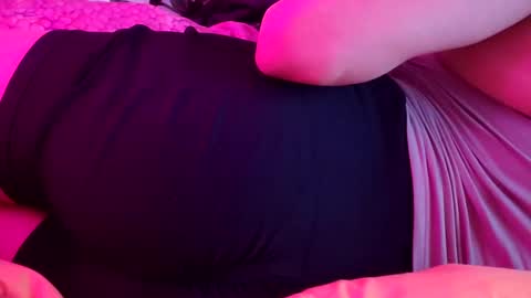 gurlnips online show from February 15, 11:17 am