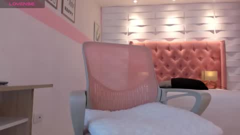 Snapshot of mhellissaw chatting on January 9, 5:23 am melissa online show from January 9, 5:23 am