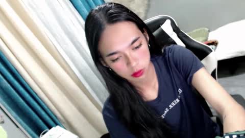 Mia online show from January 15, 11:43 am