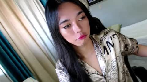 Mia online show from January 16, 11:37 pm