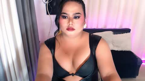 michaelagoddess online show from February 9, 10:05 pm