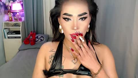 Snapshot of midnightraven27 chatting on February 18, 12:39 pm  Dont forget to follow online show from February 18, 12:39 pm