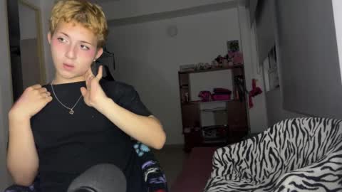 milixxht online show from March 7, 5:35 am