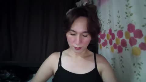 its me kizzy online show from April 1, 11:22 am