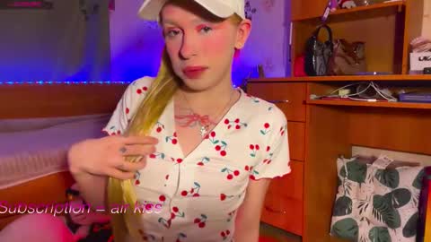 Anya online show from February 14, 4:25 pm