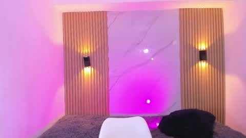 miss_emilystar online show from April 19, 7:38 pm