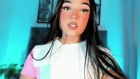 miss_zz online show from March 31, 5:15 pm