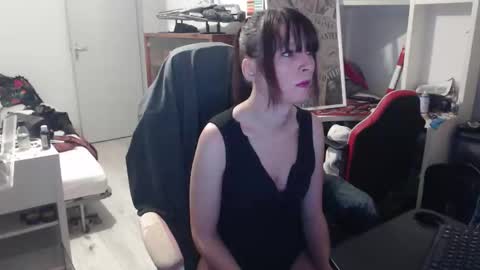 missthon online show from February 22, 3:04 pm