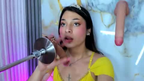 LUCRECIA   NEW ACCOUNT online show from February 2, 7:24 pm