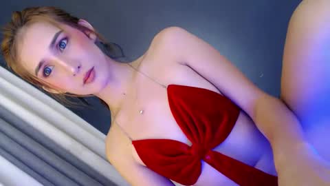 Red Moon online show from March 8, 9:40 pm