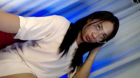 Luna Meraki online show from February 8, 3:51 pm