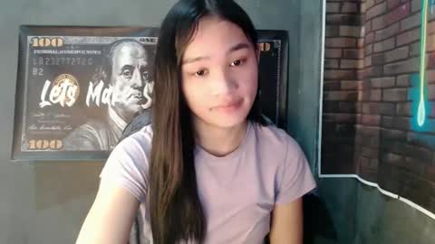 nadiestar online show from May 12, 12:08 am