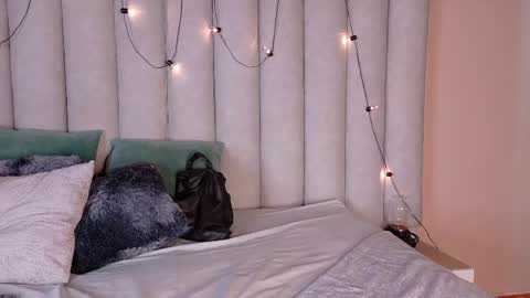  VICTORIA  online show from April 21, 7:53 pm