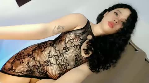 naked_weapon1 online show from December 6, 8:45 pm