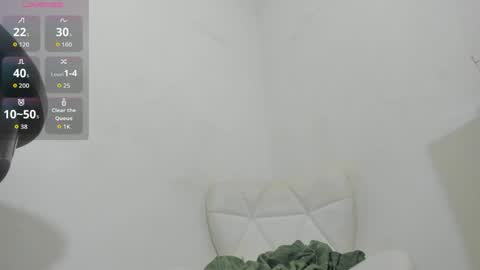 Nathalia Isaza online show from April 11, 7:03 am