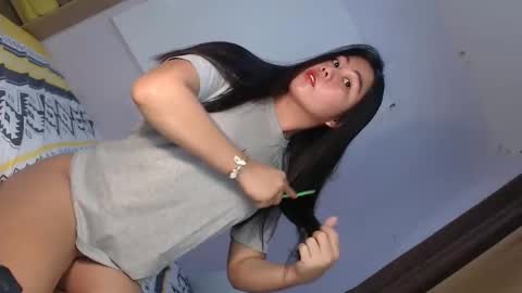 Snapshot of nathalie_hart chatting on February 20, 1:25 am Queen Marga online show from February 20, 1:25 am