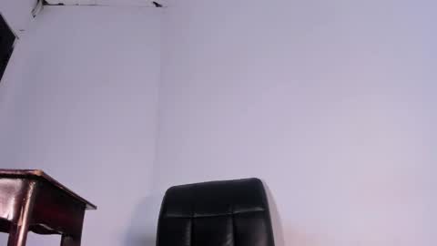 naughtylizeth online show from April 1, 1:52 pm